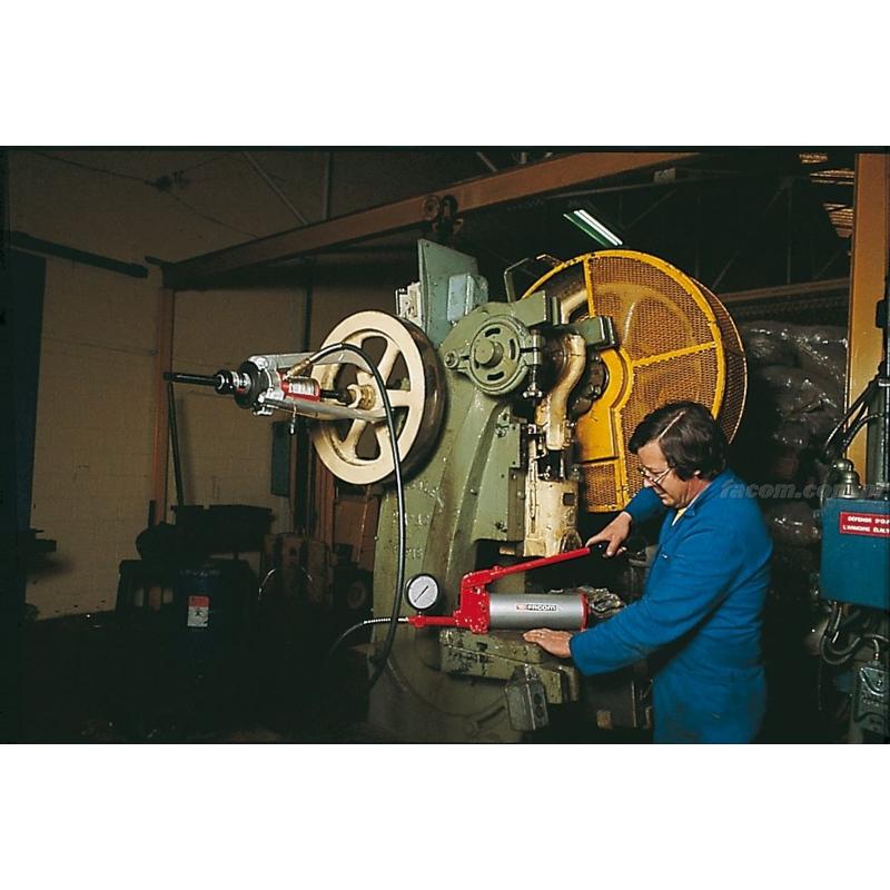 UWP.10M -  pompa ręczna hydrauliczna 2-biegowa