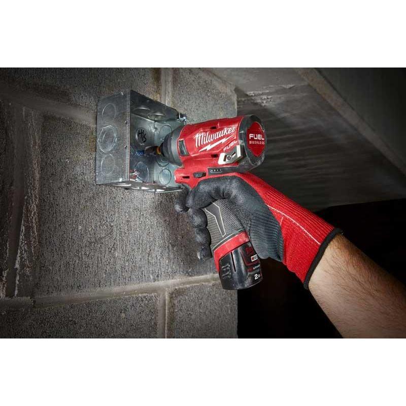 M12 FID-202X - Subkompaktowa zakrętarka udarowa 1/4'' HEX 12 V, FUEL™, z 2 akumulatorami i ładowarką