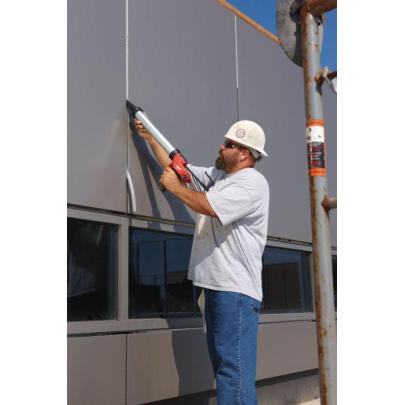 M12 PCG/400A-201B - Subkompaktowy pistolet do kleju z tubą 400 ml, 12 V, 2.0 Ah, w torbie, z akumulatorem i ładowarką