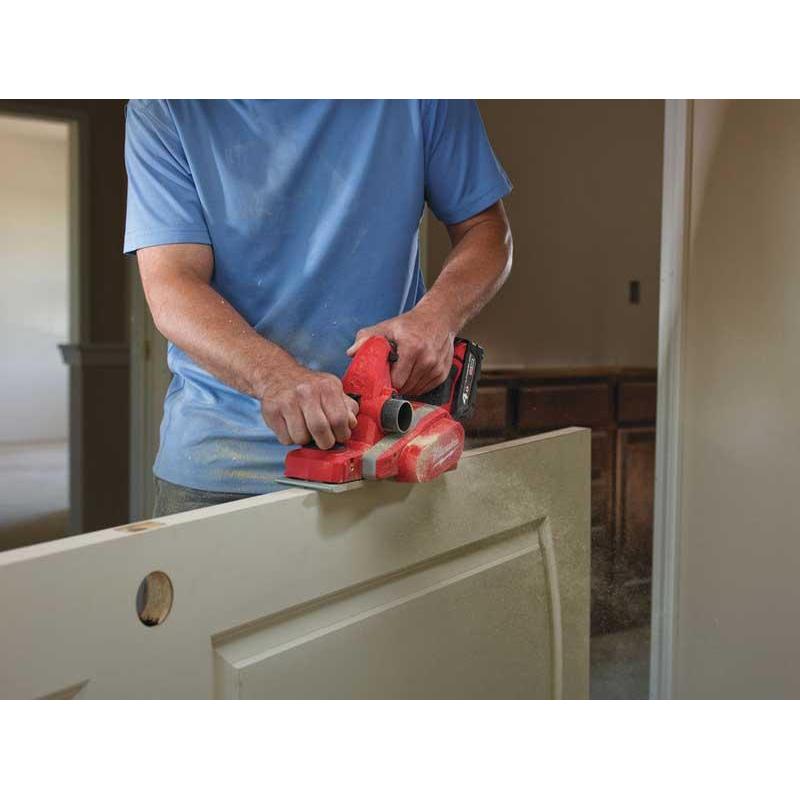 M18 BP-402C - Strug 18 V, 4.0 Ah, w walizce, z 2 akumulatorami i ładowarką