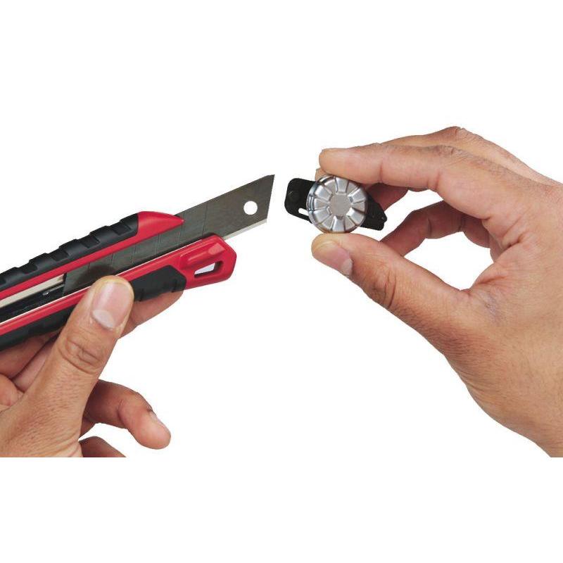 48221961 - Nożyk z łamanym ostrzem 18 mm