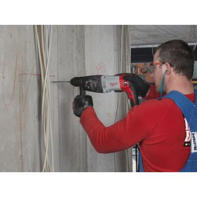 PH 28 - Młot typu kombi SDS-Plus 28mm o mocy 820 W, w walizce