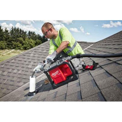 M18 FCSSM-121 - Kompaktowy przepychacz segmentowy do rur 18 V, 12.0 Ah, FUEL™ ONE-KEY™, z akumulatorem i ładowarką