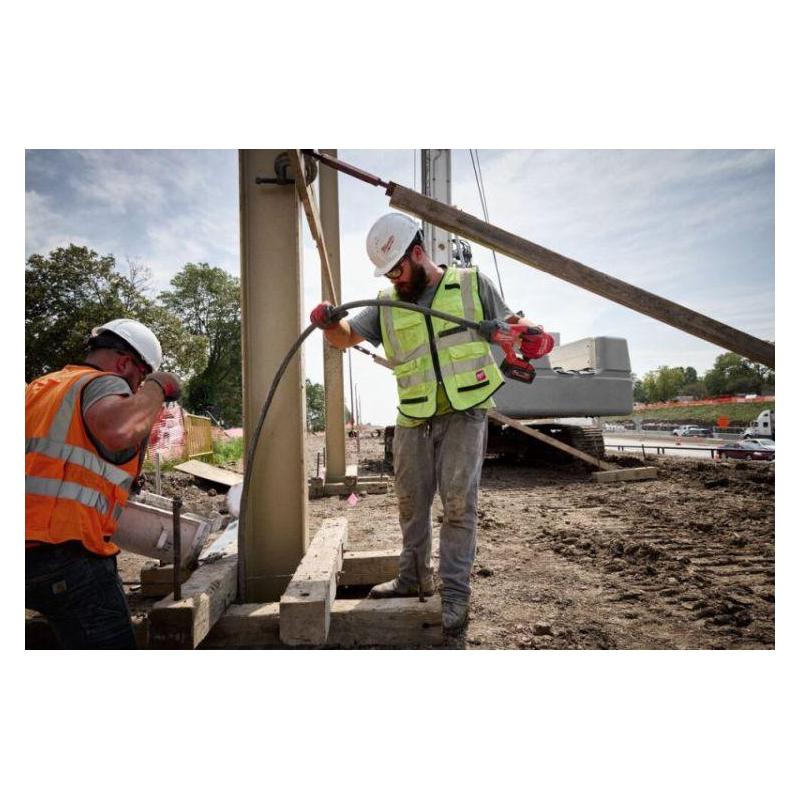 M18 FCVN24-551 - Igłowy wibrator do betonu z wałkiem 2,4 m, 18 V, 5.5 Ah, FUEL™, z akumulatorem i ładowarką