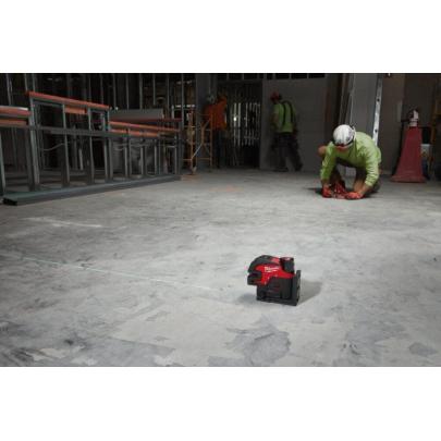 M12 CLL4P-301C - Laser krzyżowy z 4 punktami 12 V, 3.0 Ah, w walizce, z akumulatorem i ładowarką