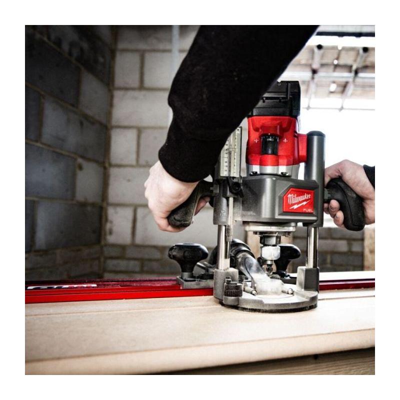 M18 FR12KIT-0P - Frezarka górnowrzecionowa 12 mm z wymienną podstawą, 18 V, FUEL™, w skrzyni PACKOUT™ XL, bez wyposażenia