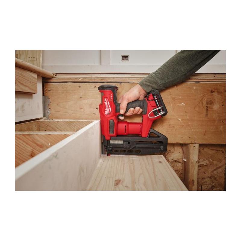 M18 FN16GS-0X - Gwoździarka 18 V, 16GA , FUEL™, w walizce, bez wyposażenia