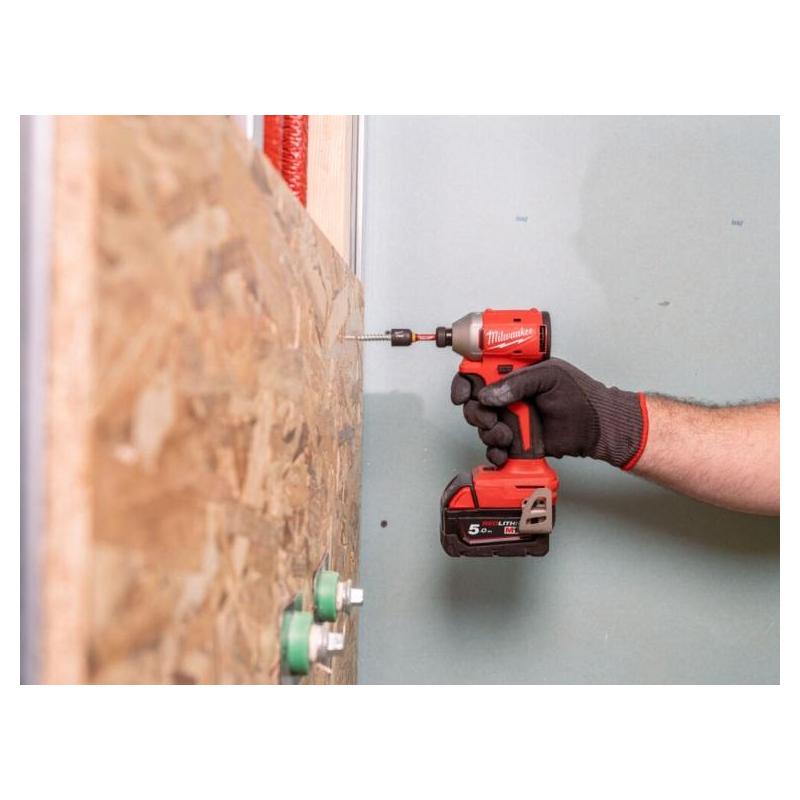 M18 BLIDRC-402C - Compact brushless 1/4" HEX impact driver 18 V, 4.0 Ah, in case, with 2 batteries and charger