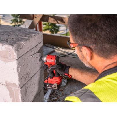 M18 BLIDRC-402C - Compact brushless 1/4" HEX impact driver 18 V, 4.0 Ah, in case, with 2 batteries and charger