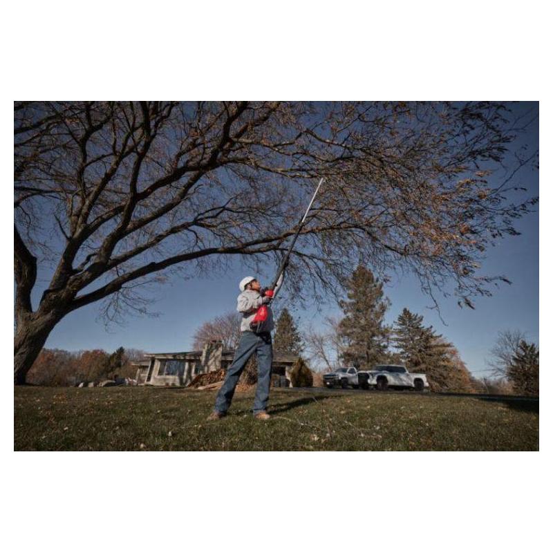 M18 BLTS-551 - Sekator teleskopowy do gałęzi 18 V, 5.5 Ah, FUEL™, z akumulatorem i ładowarką