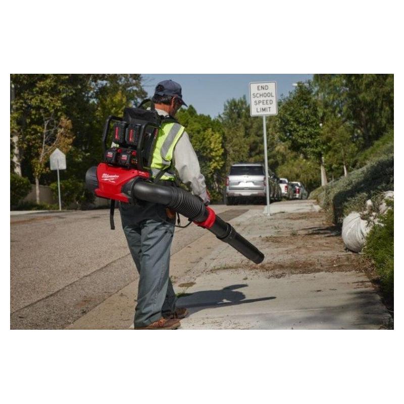 M18 F2BPB-0 - Dmuchawa plecakowa na cztery akumulatory 18 V, FUEL™, bez wyposażenia