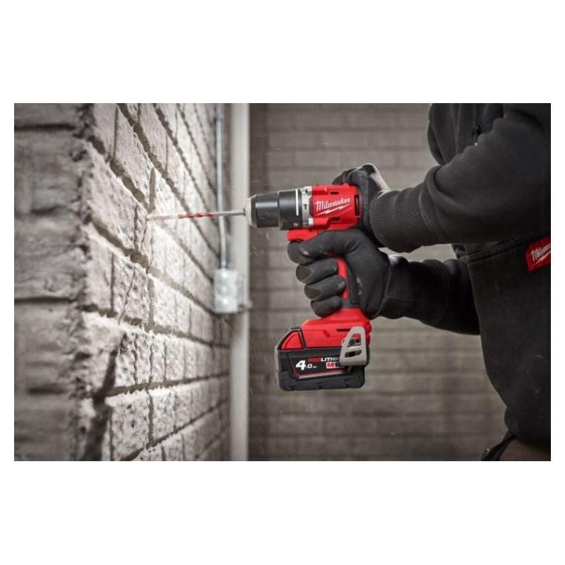 M18 BLDDRC-402C - Kompaktowa bezszczotkowa wiertarko-wkrętarka 60,5 Nm, 18 V, 4.0 Ah, w walizce, z 2 akumulatorami i ładowarką