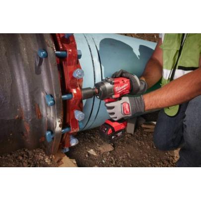 M18 FHIW2P12-502X - Klucz udarowy 1/2", 1220 Nm, 18 V, 5.0 Ah, FUEL™, w walizce, z 2 akumulatorami i ładowarką