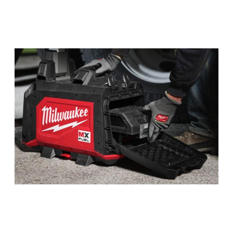 MXF TLIC-0 - Kompaktowy maszt oświetleniowy 15000 lm, MX FUEL™, ONE-KEY™, bez wyposażenia, 4933498075