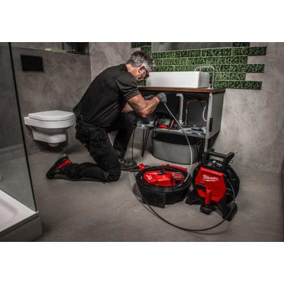 M12 HSFSM-602 - Wysokoobrotowa maszyna z elastycznym wałem 12 V, 6.0 Ah, FUEL™, z 2 akumulatorami i ładowarką, 4933498378